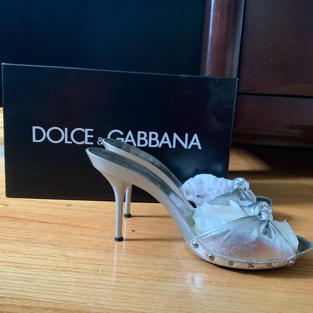 Silver Dolce & Gabbana slides size 8
